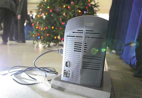chu fuel cell Hydrogen Hater Steven Chu Lights Christmas Tree w/ Fuel Cell